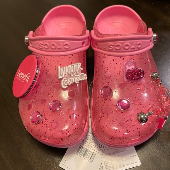 Benefit Collab Benefit X Crocs Benefit Cosmetics Crocs Collab 2021